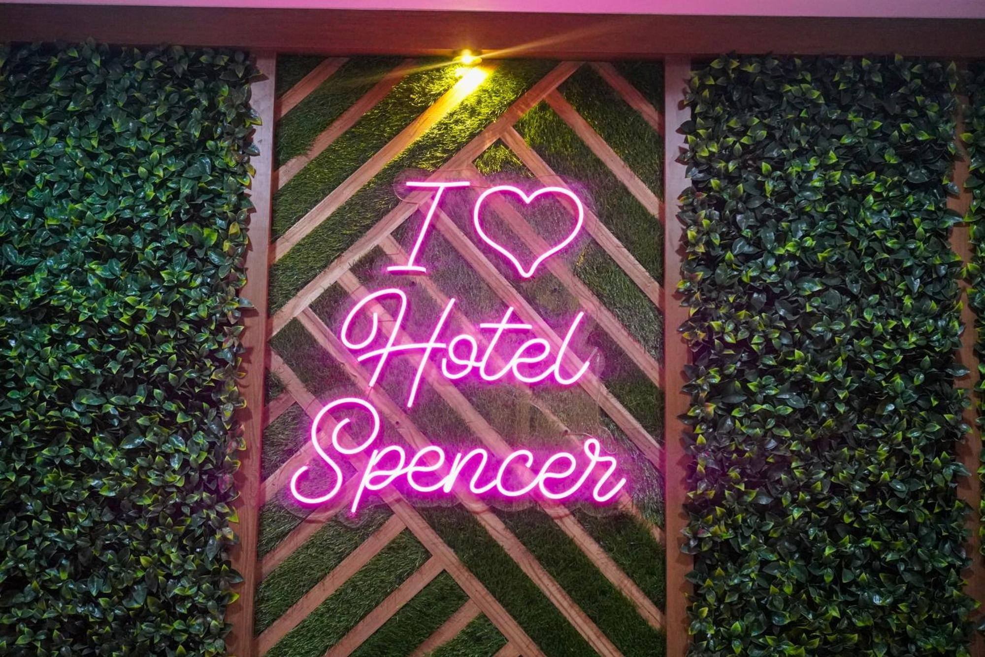 Hotel Spencer-Наві-Мумбаї Екстер'єр фото